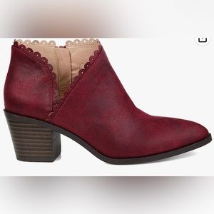 ❗️Price Dop❗️Size 9 wine colored scalloped booties!
